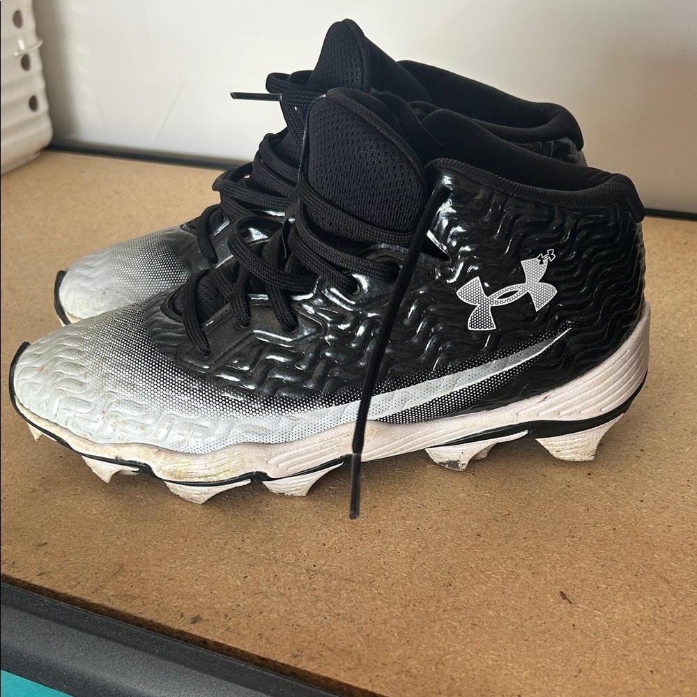 Under Armour Kids Black and White Baseball Cleats